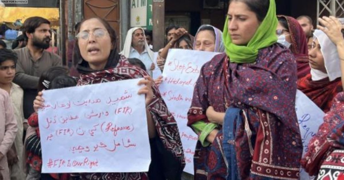 Pakistan: Slain activist Hidayat Lohar's daughters lead massive protests in Sindh